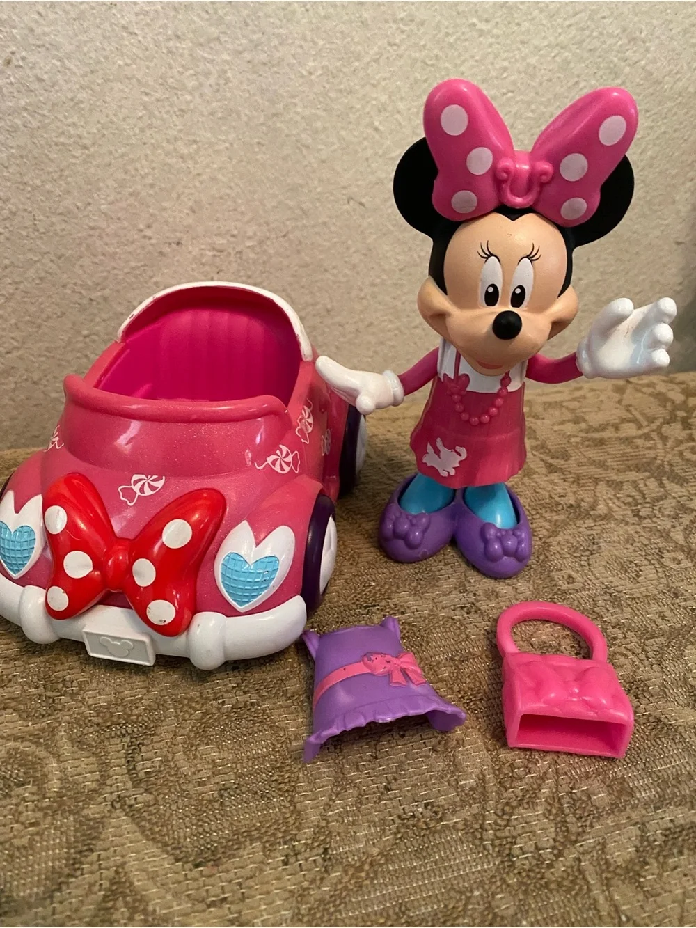 Disney Minnie Mouse Pink & Purple Car Boutique Playset with Accessories